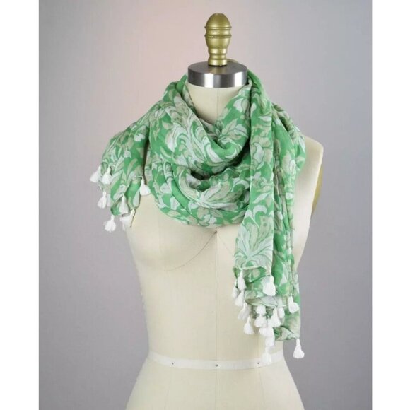 ANN TAYLOR FLORAL PRINT LONG WRAP GREEN TASSELS OS - Picture 2 of 6
